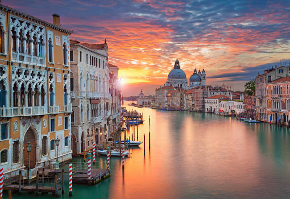 Venice địa điểm nổi tiếng tại Ý
