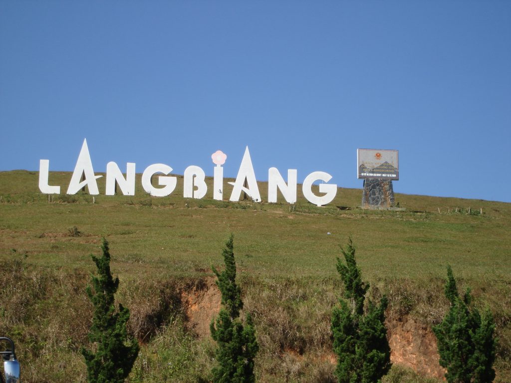 Núi Langbiang - Nóc nhà của Đà Lạt